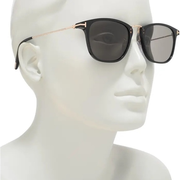 TOM FORD BLACK /SMOKE BEAU UNISEX SUNGLASSES TF672 - Picture 5 of 5